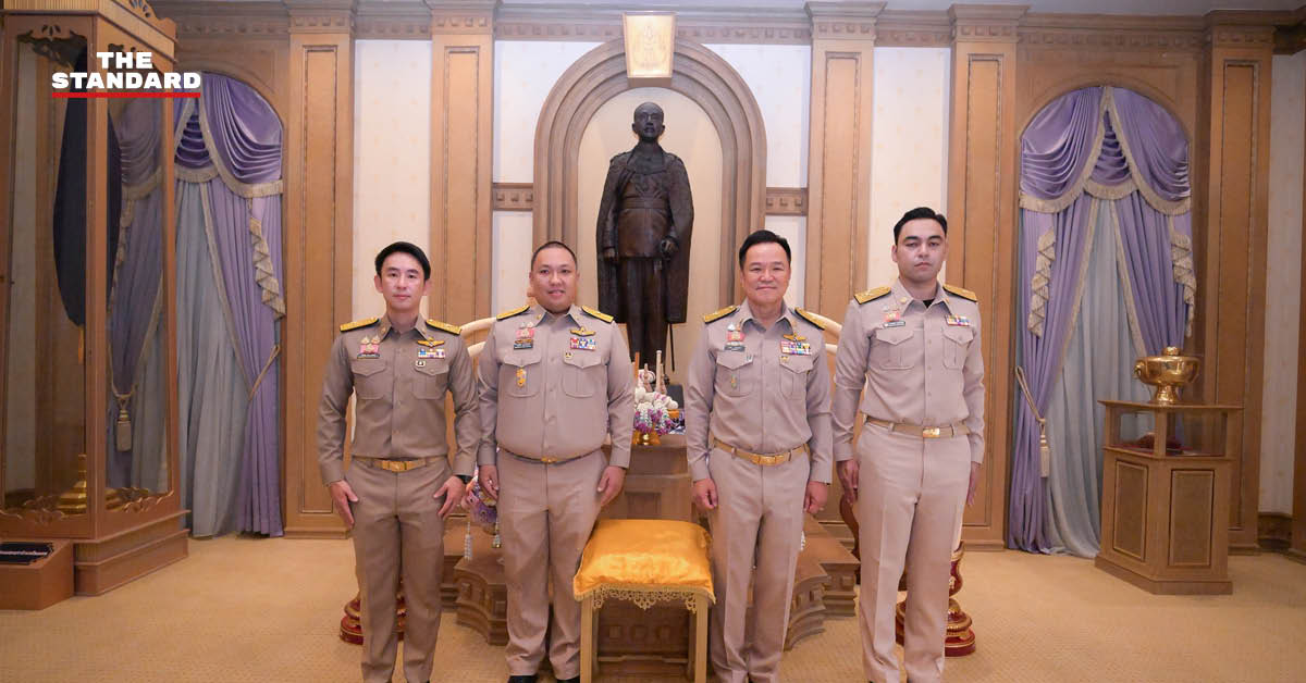 อนุทิน ชาญวีรกูล นายกรัฐมนตรี พร้อม 3 รัฐมนตรีช่วยว่าการกระทรวงมหาดไทย สักการะสิ่งศักดิ์สิทธิ์ประจำกระทรวงมหาดไทย