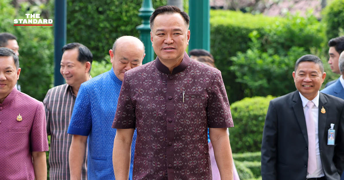 ภาพประกอบการประชุม ครม.สัญจร ที่นายกรัฐมนตรีเน้นย้ำเรื่องการทำงานจริงจังในพื้นที่