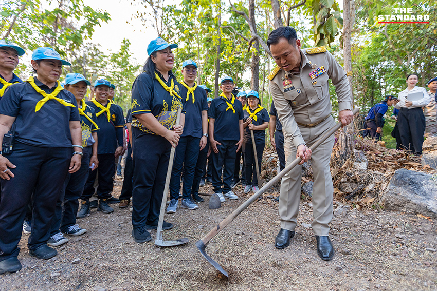นายกรัฐมนตรี อนุทิน ชาญวีรกูล ลงพื้นที่ติดตามสถานการณ์และบัญชาการภารกิจดับไฟป่าในพื้นที่ภาคเหนือ 3