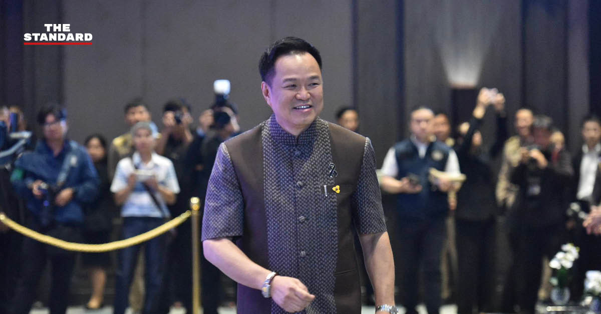 อนุทิน ชาญวีรกูล นายกรัฐมนตรี ปิดวาจาเมินตอบคำถามผู้สื่อข่าว