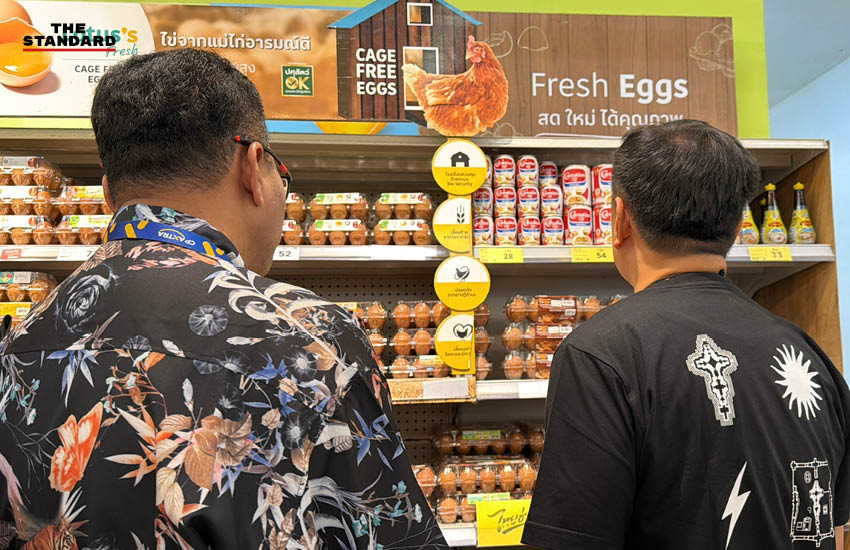 นายกรัฐมนตรี อนุทิน ชาญวีรกูล ลงพื้นที่ โลตัสบางกะปิ ตรวจราคาสินค้าโครงการไทยช่วยไทย และรับฟังปัญหาค่าครองชีพจากประชาชน 3