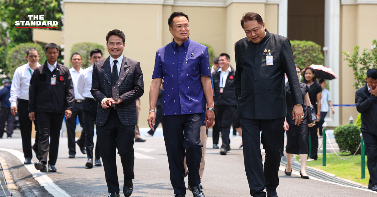 อนุทิน ชาญวีรกูล นายกรัฐมนตรี แถลงข่าวเกี่ยวกับการประชุม ครม.เศรษฐกิจ และ พ.ร.ก.กู้เงิน