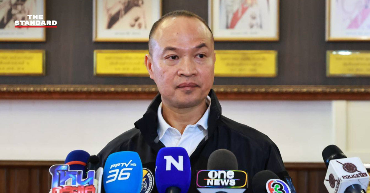 พล.ต.ท.ไตรรงค์ ผิวพรรณ โฆษกสำนักงานตำรวจแห่งชาติ แถลงข่าวยืนยันคลิปเสียงคดีสินบนทองคำเป็นของจริง