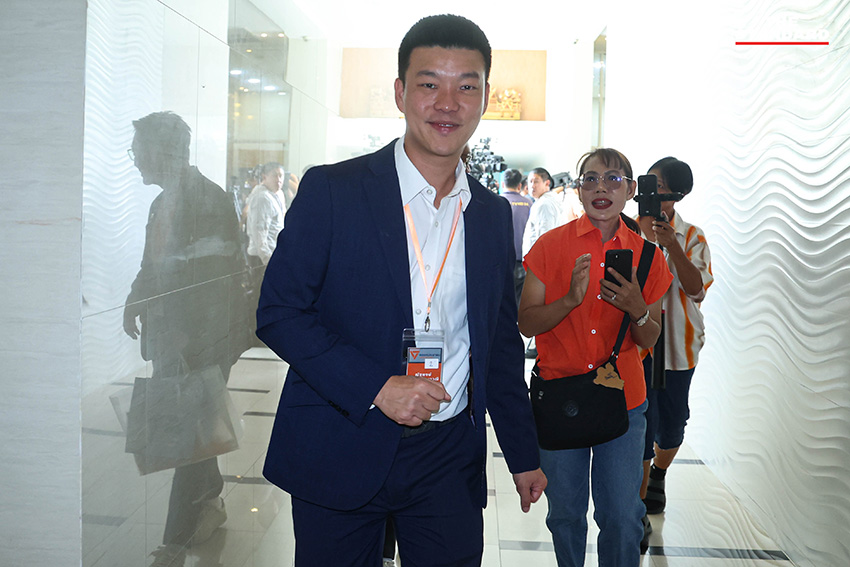 พิจารณ์ เชาวพัฒนวงศ์ ในวันได้รับเลือกเป็นเลขาธิการพรรคประชาชน 6