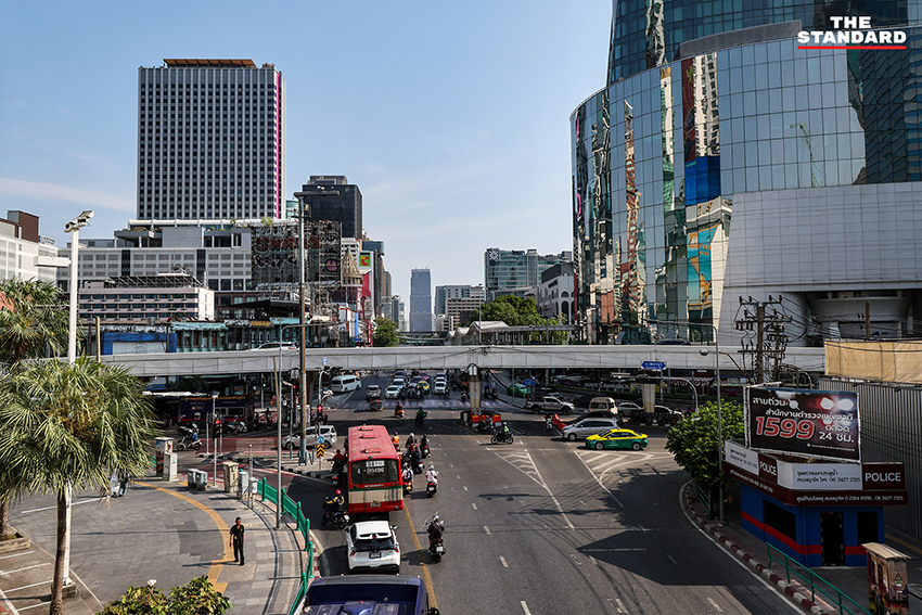 ภาพบรรยากาศการจราจรบริเวณ สะพานข้ามแยกประตูน้ำ ก่อนปิดปรับปรุงก่อสร้างรถไฟฟ้าสายสีส้ม 10