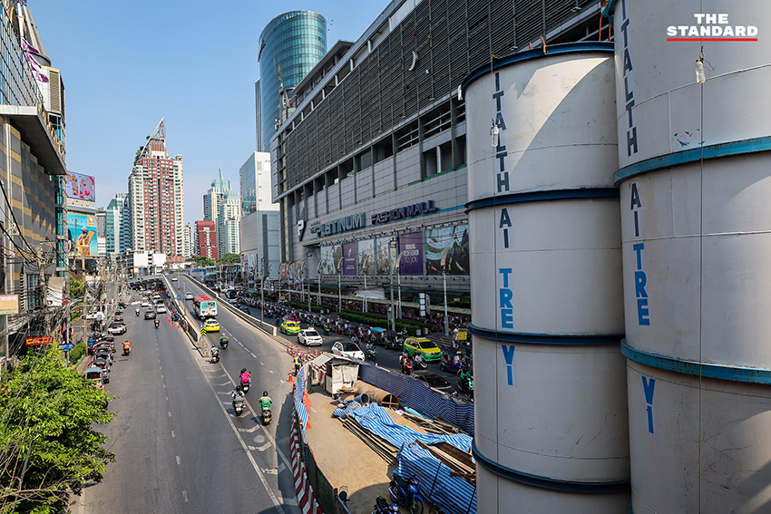 ภาพบรรยากาศการจราจรบริเวณ สะพานข้ามแยกประตูน้ำ ก่อนปิดปรับปรุงก่อสร้างรถไฟฟ้าสายสีส้ม 5