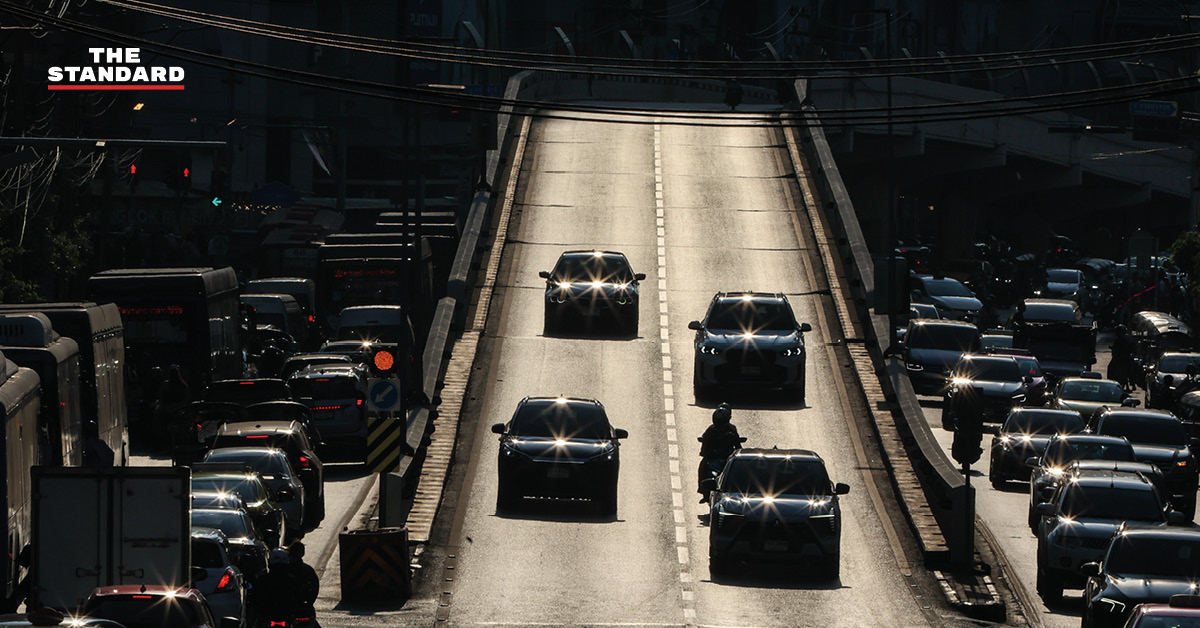 ภาพบรรยากาศการจราจรบริเวณ สะพานข้ามแยกประตูน้ำ ก่อนปิดปรับปรุงก่อสร้างรถไฟฟ้าสายสีส้ม