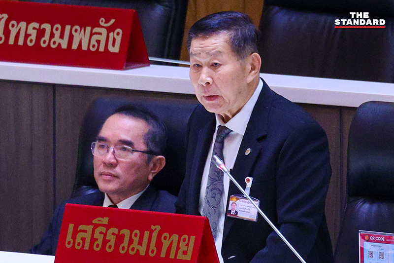 นายกรัฐมนตรีขณะเข้าร่วมการประชุมรัฐสภาเพื่อแถลงนโยบาย ท่ามกลางการอภิปรายจากฝ่ายค้านและ สว. 6