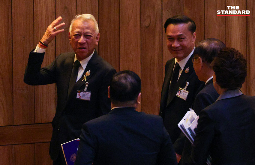 นายกฯ อนุทิน ชาญวีรกูล ขณะแถลงนโยบายต่อรัฐสภา พร้อมรับฟังข้อเสนอแนะต่างๆ 12