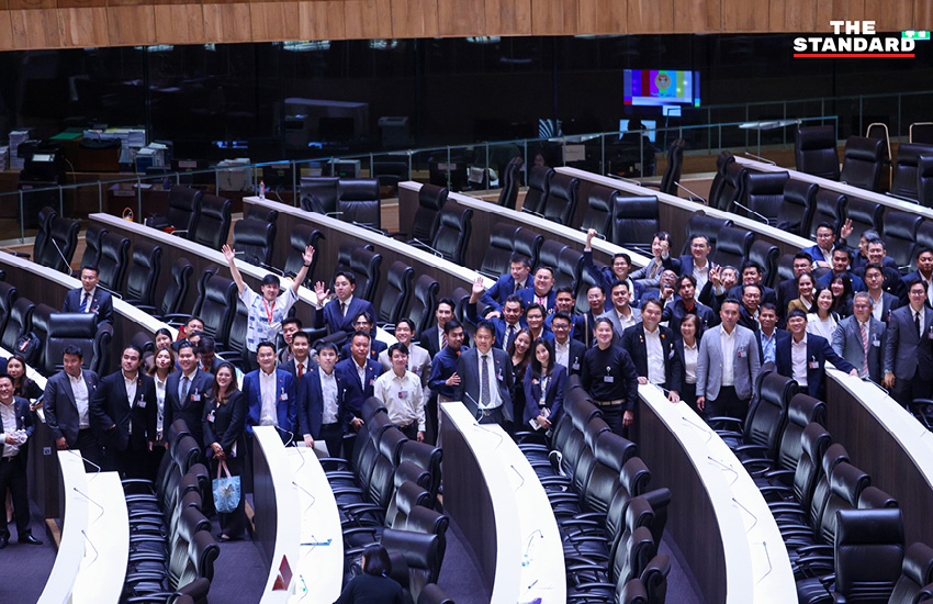 นายกฯ อนุทิน ชาญวีรกูล ขณะแถลงนโยบายต่อรัฐสภา พร้อมรับฟังข้อเสนอแนะต่างๆ 4