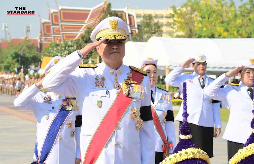 นายกรัฐมนตรี อนุทิน ชาญวีรกูล วางพานพุ่ม ถวายราชสักการะ ปฐมบรมราชานุสรณ์ พระบาทสมเด็จพระพุทธยอดฟ้าจุฬาโลกมหาราช เนื่องใน วันจักรี 1