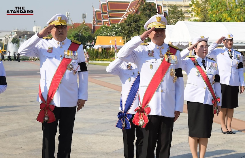 นายกรัฐมนตรี อนุทิน ชาญวีรกูล วางพานพุ่ม ถวายราชสักการะ ปฐมบรมราชานุสรณ์ พระบาทสมเด็จพระพุทธยอดฟ้าจุฬาโลกมหาราช เนื่องใน วันจักรี 5
