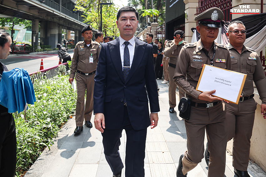 รศ.พ.ต.ท.ดร.กฤษณพงค์ (อาจารย์โต้ง) แถลงข่าวถึงคดีขนดินและการถูกเลิกจ้างจากมหาวิทยาลัยรังสิต 4