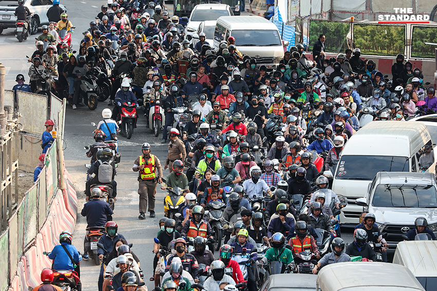 คลื่นรถสะสมบน ถนนราชปรารภ จาก การปิดเบี่ยง เพื่อ ก่อสร้าง รถไฟฟ้าสายสีส้ม 2