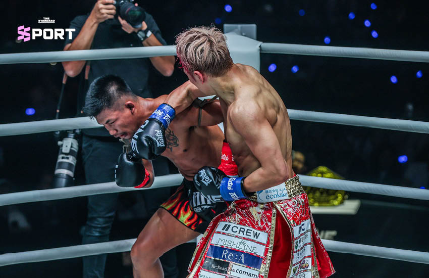 ภาพ รถถัง จิตรเมืองนนท์ นักมวยไทยในสังเวียน สะท้อนคำถามถึงความเป็นมืออาชีพ 2