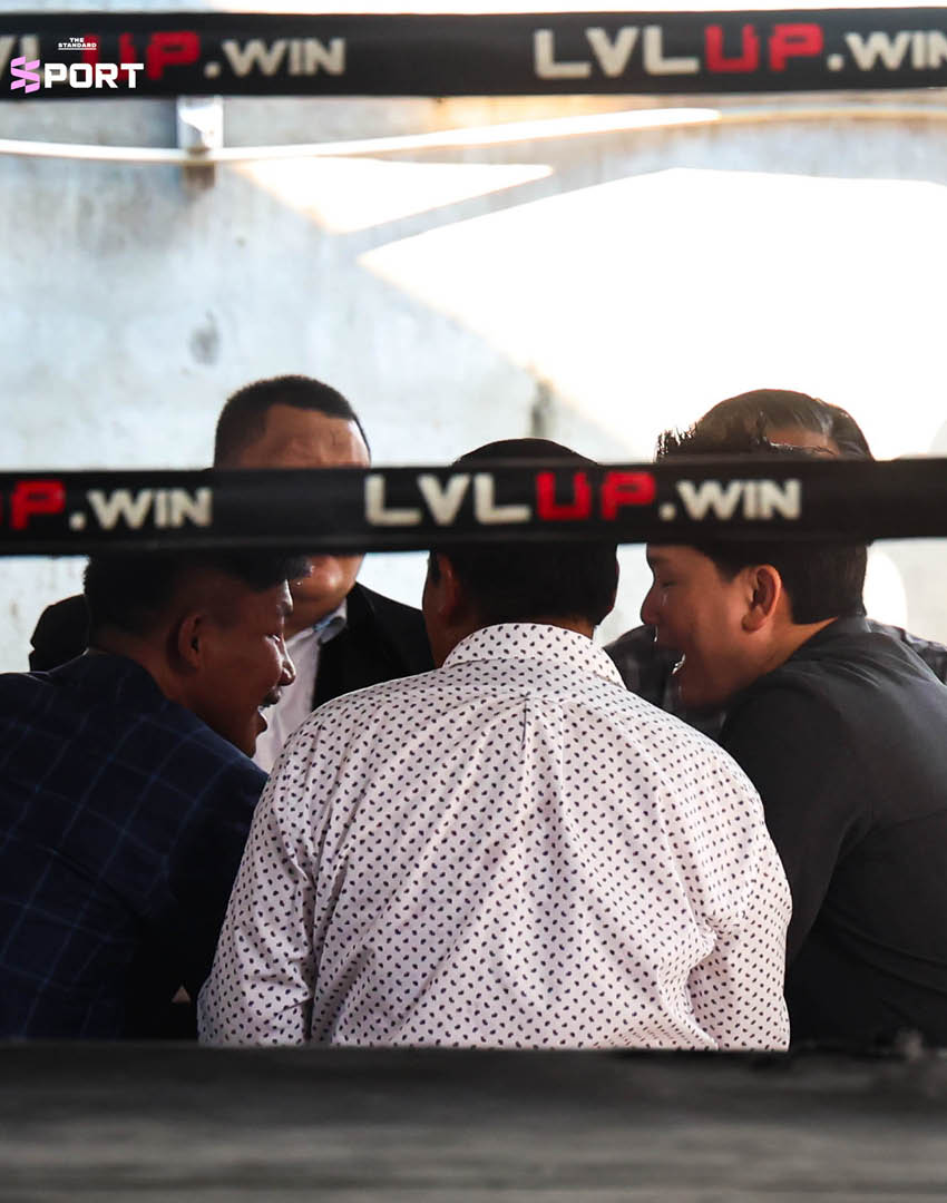 รถถัง จิตรเมืองนนท์ จับมือกับตัวแทน ONE Championship หลังแถลงข่าว ยืนยันไฟต์กับ ทาเครุ เซกาวะ ศึก ONE SAMURAI 7