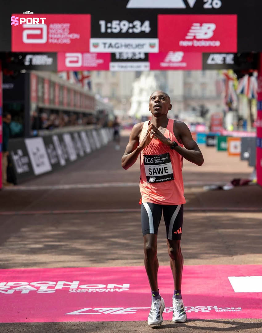 ภาพ Sabastian Sawe นักวิ่งมาราธอนชาวเคนยา ขณะเข้าเส้นชัยทำลายสถิติ Sub-2 ใน London Marathon 5