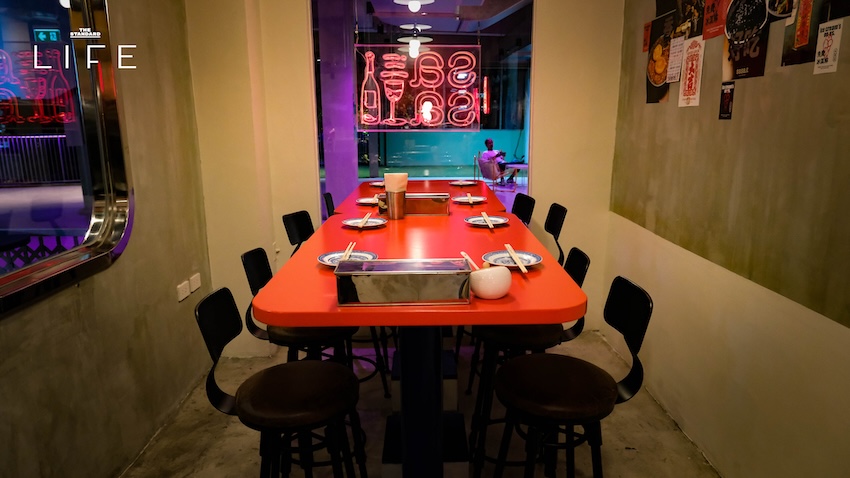 ภาพบรรยากาศร้าน SASA Khaotom Bar ร้านข้าวต้มมื้อดึกสไตล์โมเดิร์นพร้อมเมนูอาหารสร้างสรรค์ 2