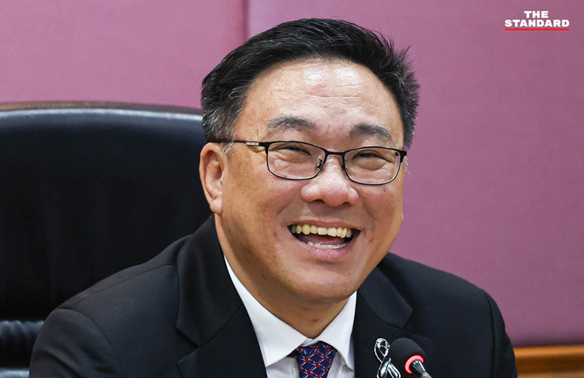 กลุ่ม ม.39 บุก กระทรวงแรงงาน ยื่นหนังสือ จุลพันธ์ พร้อมโปรยเงินกงเต็กคืนประกันสังคม 13