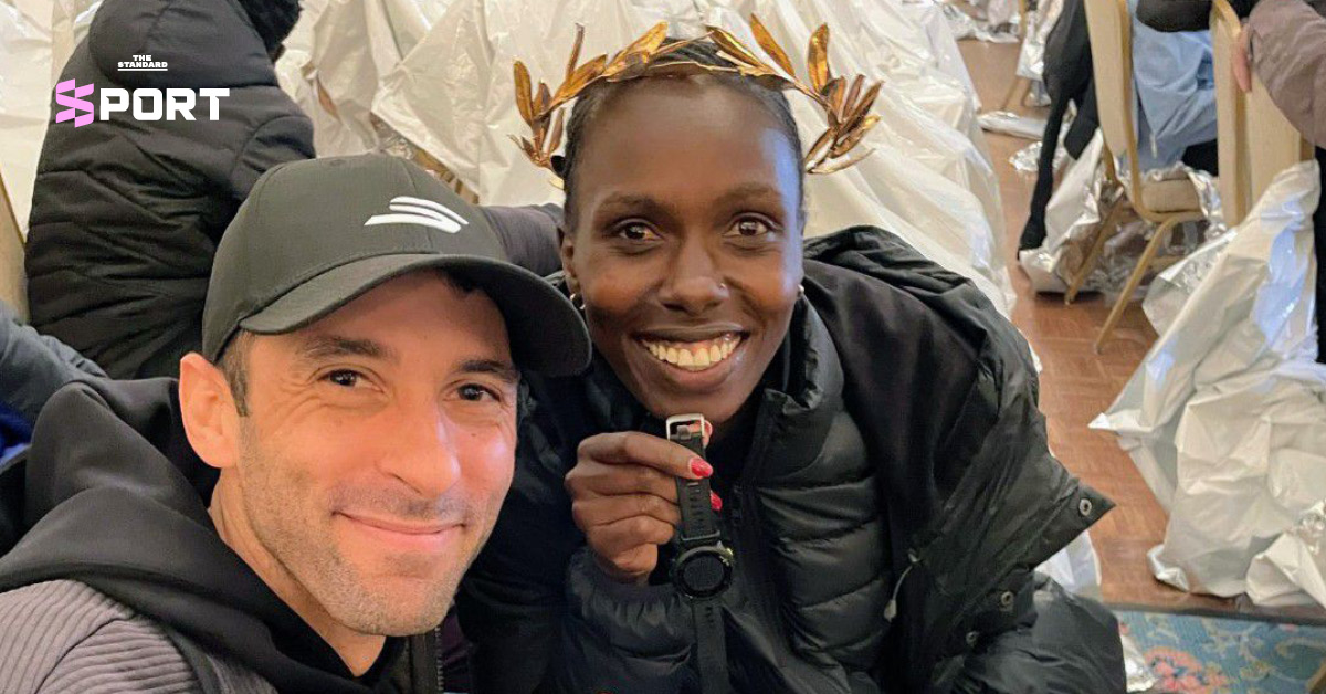 ชารอน โลเกดี แชมป์ Boston Marathon พร้อม สตีเฟน ไพเฟอร์ และนาฬิกายืม