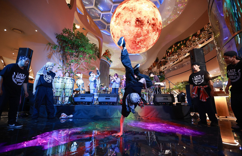 ภาพบรรยากาศงาน SIAM PARAGON SUMMERBEATS MUSIC FEST 2026 ที่สยามพารากอน แสดงแฟชั่นโชว์และคอนเสิร์ตฉลองสงกรานต์ 3