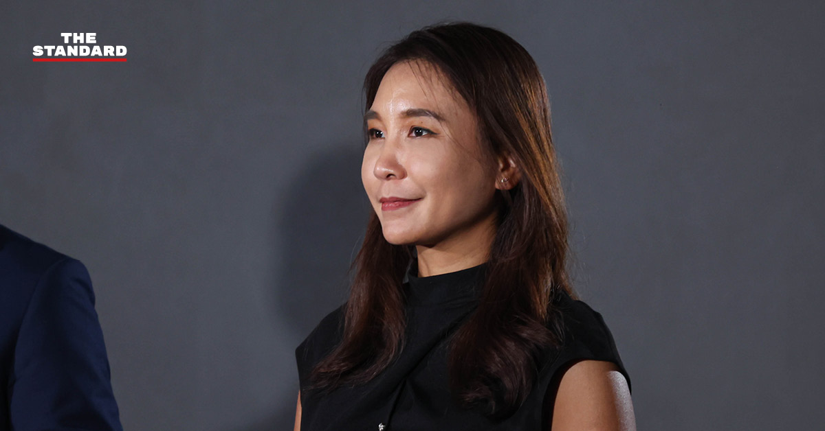 ศิริกัญญา ตันสกุล รองหัวหน้าพรรคประชาชน ให้สัมภาษณ์สื่อมวลชน