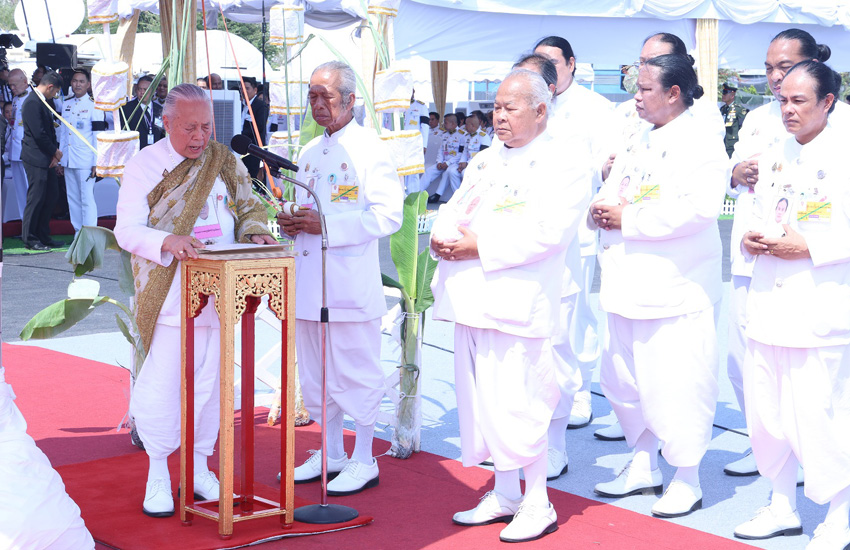 สมเด็จพระกนิษฐาธิราชเจ้า กรมสมเด็จพระเทพรัตนราชสุดาฯ สยามบรมราชกุมารี ทรงประกอบพิธียกเสาพระเมรุมาศ 12