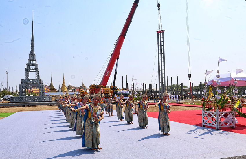 สมเด็จพระกนิษฐาธิราชเจ้า กรมสมเด็จพระเทพรัตนราชสุดาฯ สยามบรมราชกุมารี ทรงประกอบพิธียกเสาพระเมรุมาศ 2