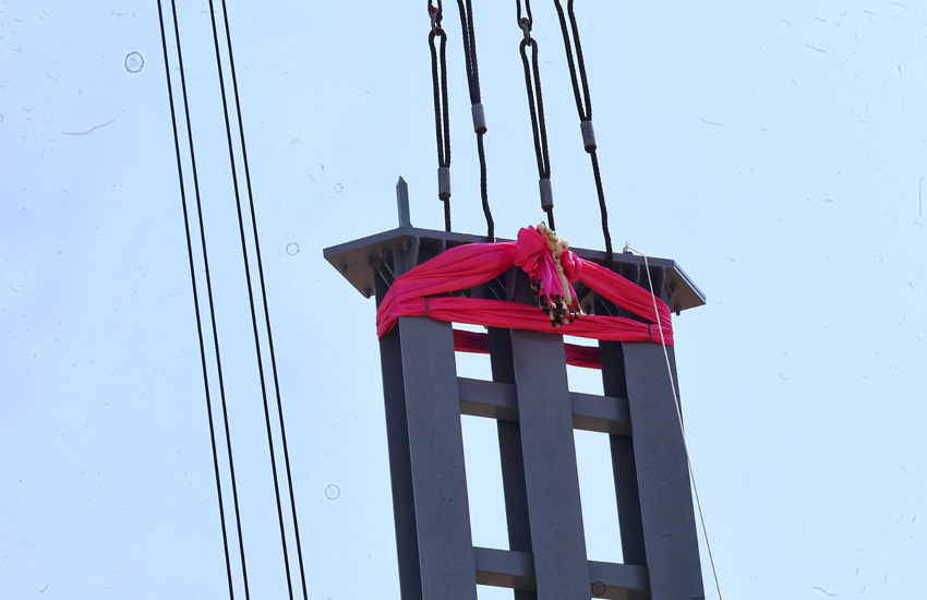 สมเด็จพระกนิษฐาธิราชเจ้า กรมสมเด็จพระเทพรัตนราชสุดาฯ สยามบรมราชกุมารี ทรงประกอบพิธียกเสาพระเมรุมาศ 9