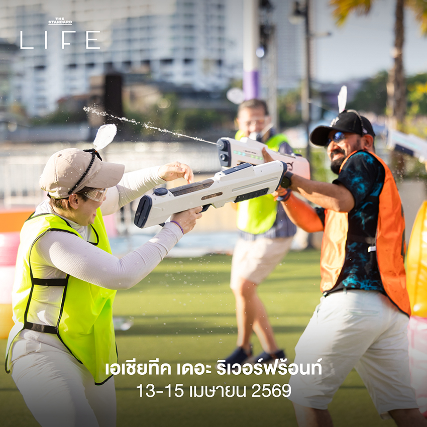 ภาพผู้คนสนุกสนานกับการเล่นน้ำสงกรานต์ใน กรุงเทพฯ ปี 2569 บริเวณจุดเล่นน้ำฟรี 15 แห่ง 14