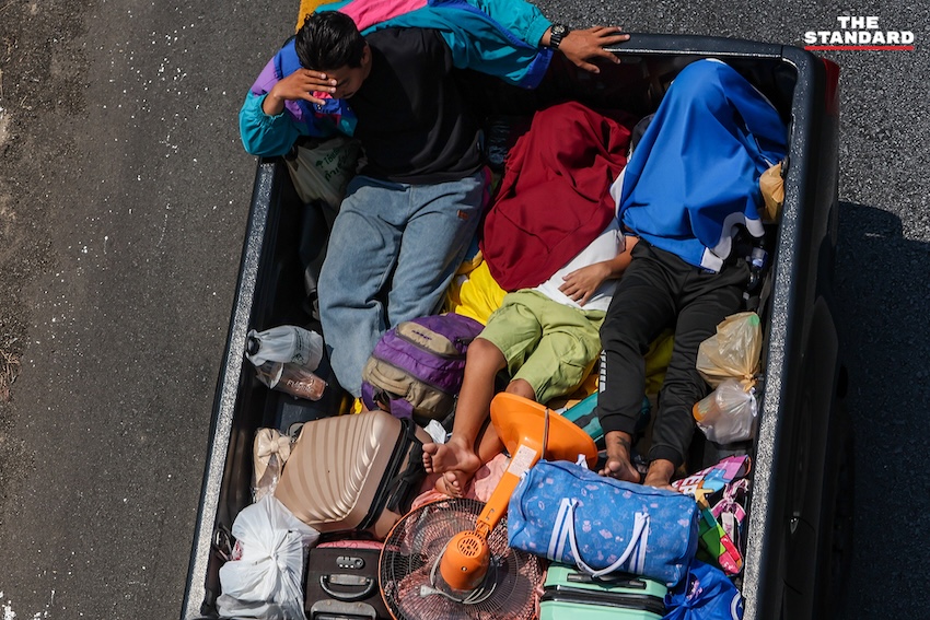 สภาพการจราจรบนถนนพหลโยธินช่วงเทศกาลสงกรานต์ปี 2569 มีรถยนต์หนาแน่นและประชาชนเดินทางกลับภูมิลำเนา 1