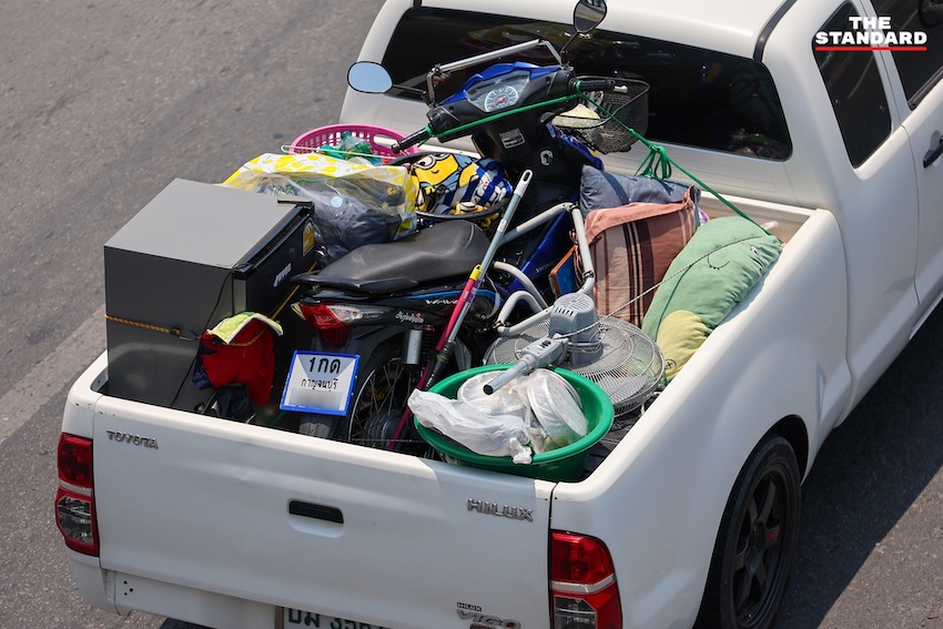 สภาพการจราจรบนถนนพหลโยธินช่วงเทศกาลสงกรานต์ปี 2569 มีรถยนต์หนาแน่นและประชาชนเดินทางกลับภูมิลำเนา 11