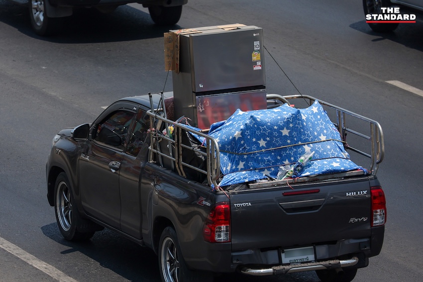 สภาพการจราจรบนถนนพหลโยธินช่วงเทศกาลสงกรานต์ปี 2569 มีรถยนต์หนาแน่นและประชาชนเดินทางกลับภูมิลำเนา 3