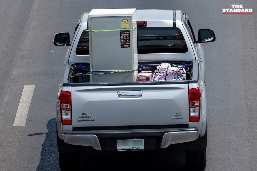 สภาพการจราจรบนถนนพหลโยธินช่วงเทศกาลสงกรานต์ปี 2569 มีรถยนต์หนาแน่นและประชาชนเดินทางกลับภูมิลำเนา 6