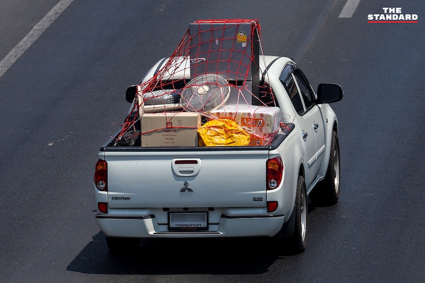 สภาพการจราจรบนถนนพหลโยธินช่วงเทศกาลสงกรานต์ปี 2569 มีรถยนต์หนาแน่นและประชาชนเดินทางกลับภูมิลำเนา 7