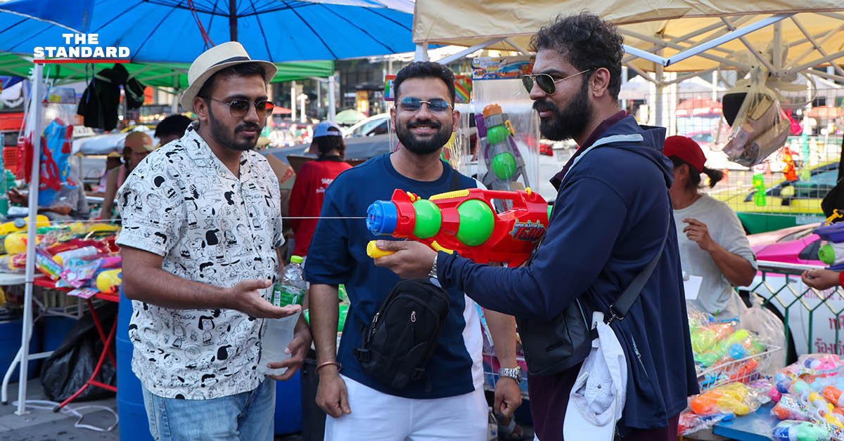 นักท่องเที่ยวเล่นน้ำสงกรานต์ 2569 บริเวณแยกราชประสงค์และหน้าเซ็นทรัลเวิลด์