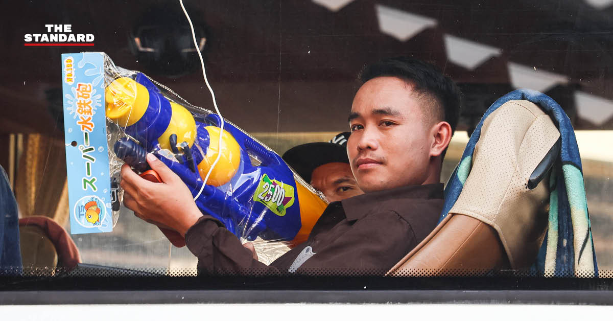 ภาพบรรยากาศประชาชนจำนวนมากเดินทางกลับภูมิลำเนาในช่วงเทศกาล สงกรานต์ ที่สถานีขนส่งผู้โดยสารกรุงเทพฯ (จตุจักร) หรือ หมอชิต 2