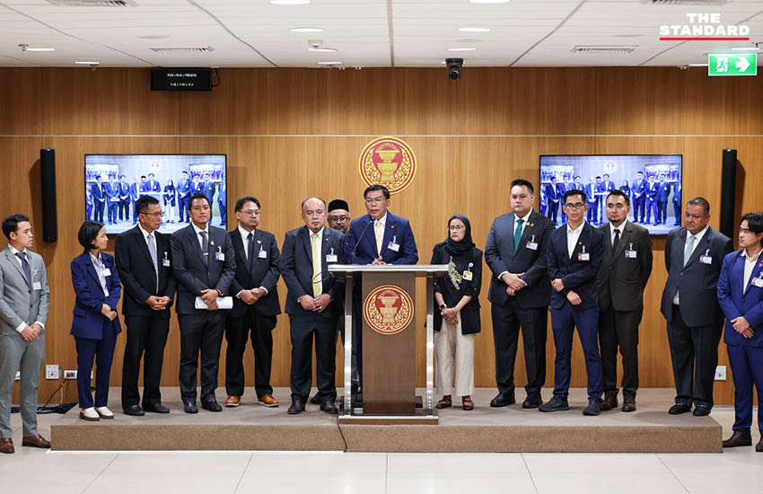 สส.และ สว.สามจังหวัดชายแดนใต้ แถลงข่าวเรียกร้องนายกฯ เร่งคลี่คลายคดีลอบยิง สส.กมลศักดิ์ 2