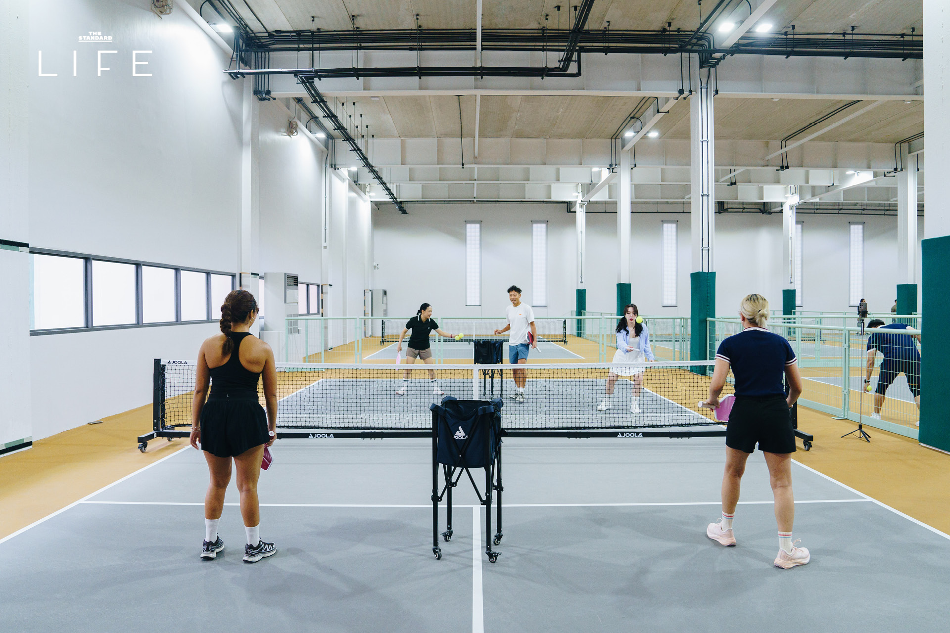 ภาพคอร์ต Pickleball ภายใน Sterling สเปซกีฬาและเวลเนสแห่งใหม่ใจกลางสุขุมวิท 24 24