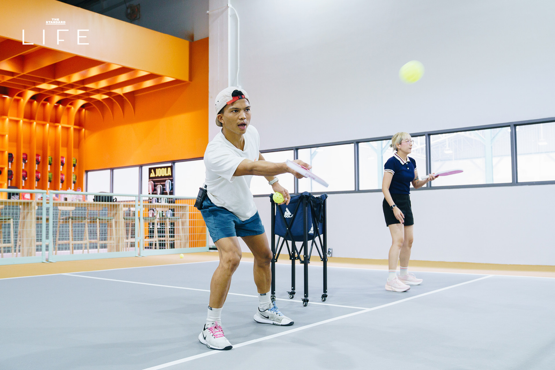 ภาพคอร์ต Pickleball ภายใน Sterling สเปซกีฬาและเวลเนสแห่งใหม่ใจกลางสุขุมวิท 24 26