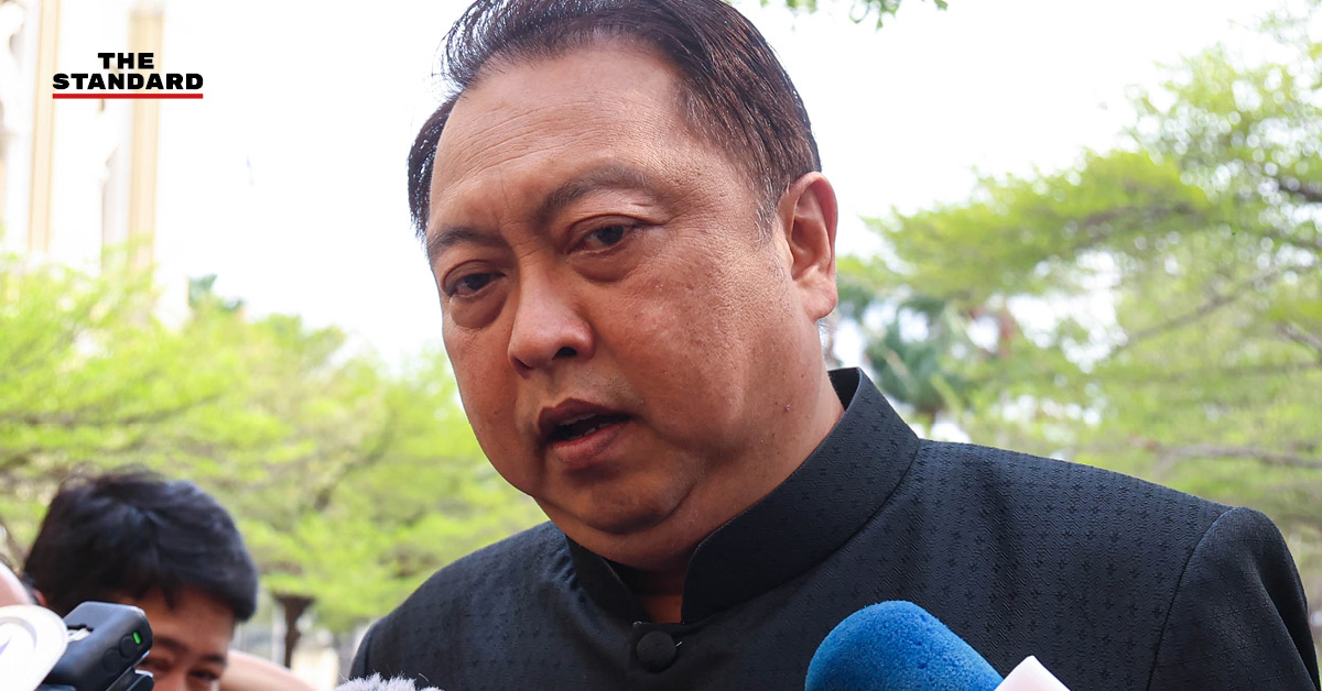 ภาพ สุชาติ ชมกลิ่น พร้อมข้อความ "รัฐบาลหนุน พ.ร.บ.อากาศสะอาด ย้ำไม่ได้ป้องนายทุน"