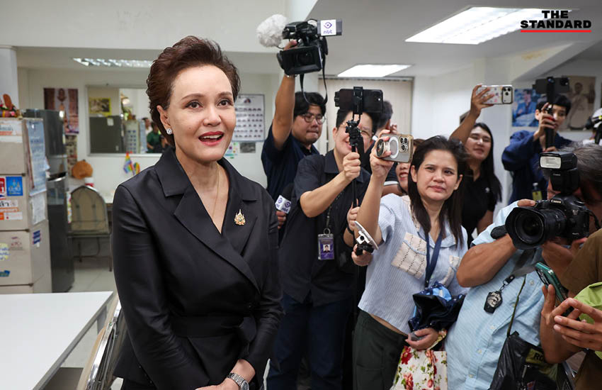 ศุภจี สุธรรมพันธุ์ รองนายกรัฐมนตรีและรัฐมนตรีว่าการกระทรวงพาณิชย์ ให้สัมภาษณ์สื่อมวลชนถึงมาตรการช่วย SMEs และค่าครองชีพ 2