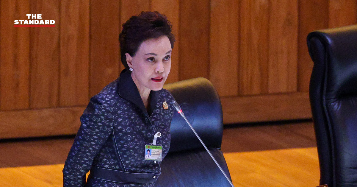 ศุภจี สุธรรมพันธุ์ รองนายกฯ และ รมว.พาณิชย์ ชี้แจงมาตรการช่วยค่าครองชีพต่อที่ประชุมรัฐสภา