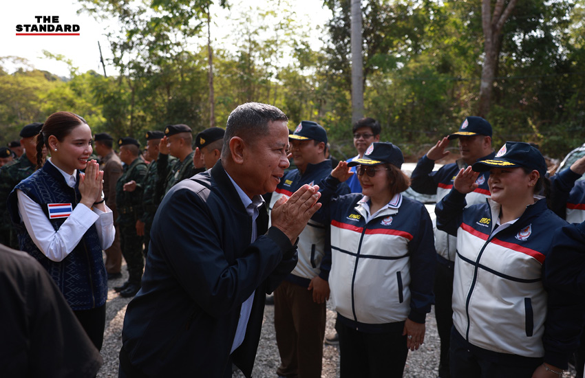 พล.ท. อดุลย์ บุญธรรมเจริญ และ ซาบีดา ไทยเศรษฐ์ ร่วมน้อมรำลึกวีรชนผู้กล้า ครบรอบเหตุปะทะชายแดนไทย-กัมพูชา ที่สุรินทร์ 4