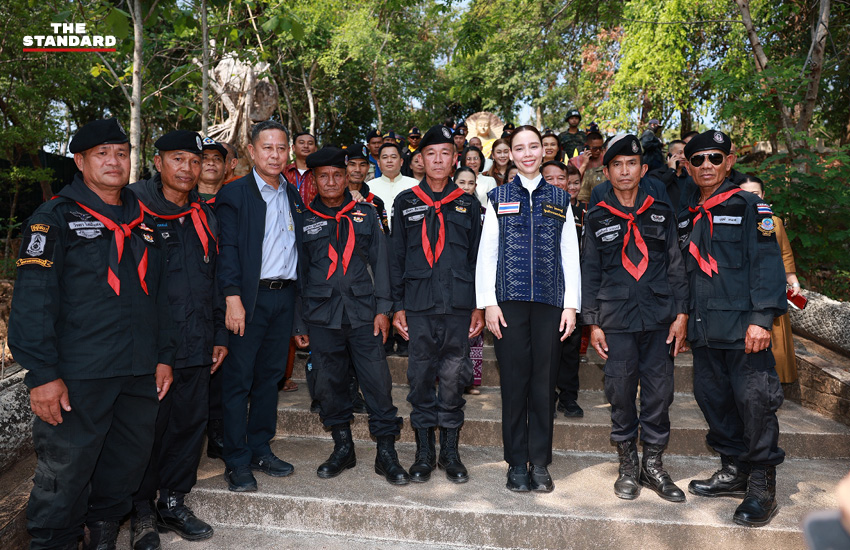 พล.ท. อดุลย์ บุญธรรมเจริญ และ ซาบีดา ไทยเศรษฐ์ ร่วมน้อมรำลึกวีรชนผู้กล้า ครบรอบเหตุปะทะชายแดนไทย-กัมพูชา ที่สุรินทร์ 6