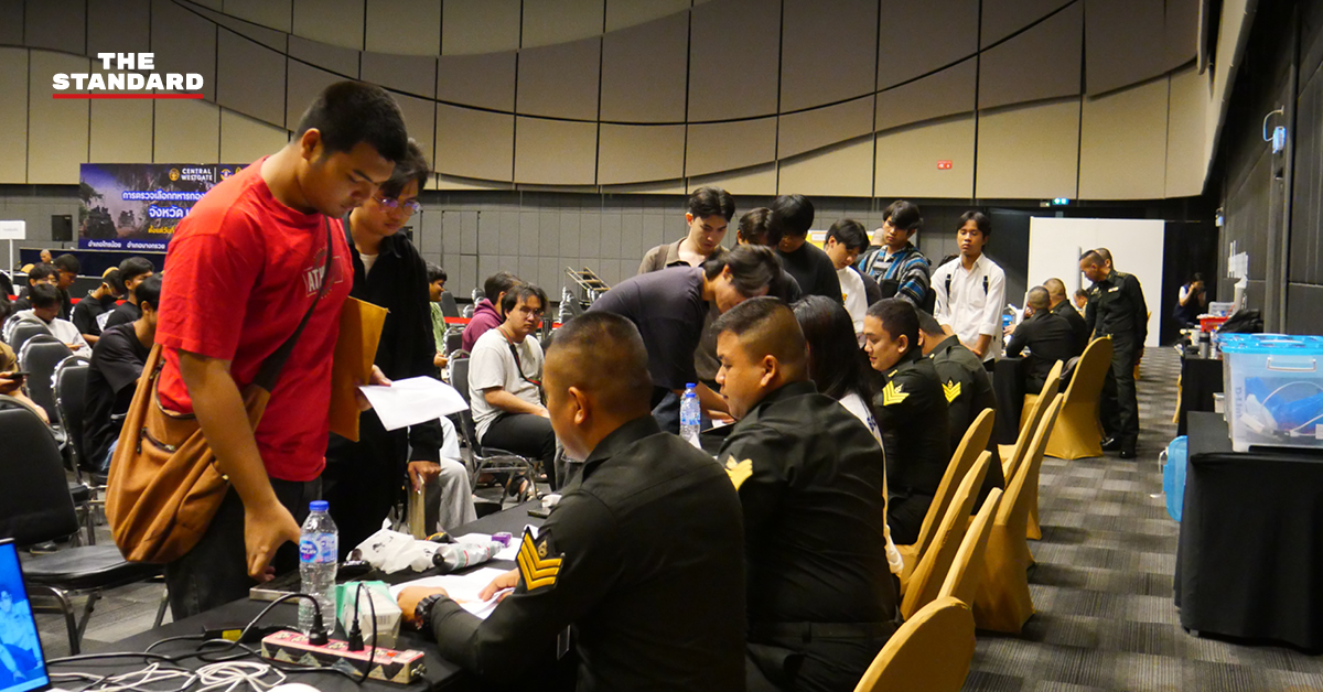 ภาพการตรวจเลือกทหารกองเกิน ประจำปี 2569 ที่อำเภอไทรน้อย จังหวัดนนทบุรี โดยมีชายไทยสมัครใจครบ 100%