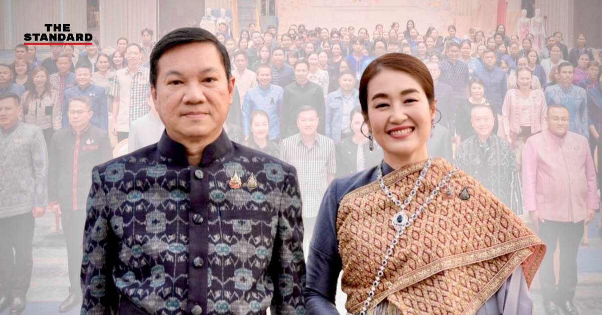 อรรษิษฐ์ สัมพันธรัตน์ ปลัดกระทรวงมหาดไทย ขณะประชุมหารือกับคณะผู้บริหารและเจ้าหน้าที่ แต่งกายด้วยชุดผ้าไทยเพื่อรณรงค์ ‘ภูมิใจแต่งไทยทั้งแผ่นดิน’