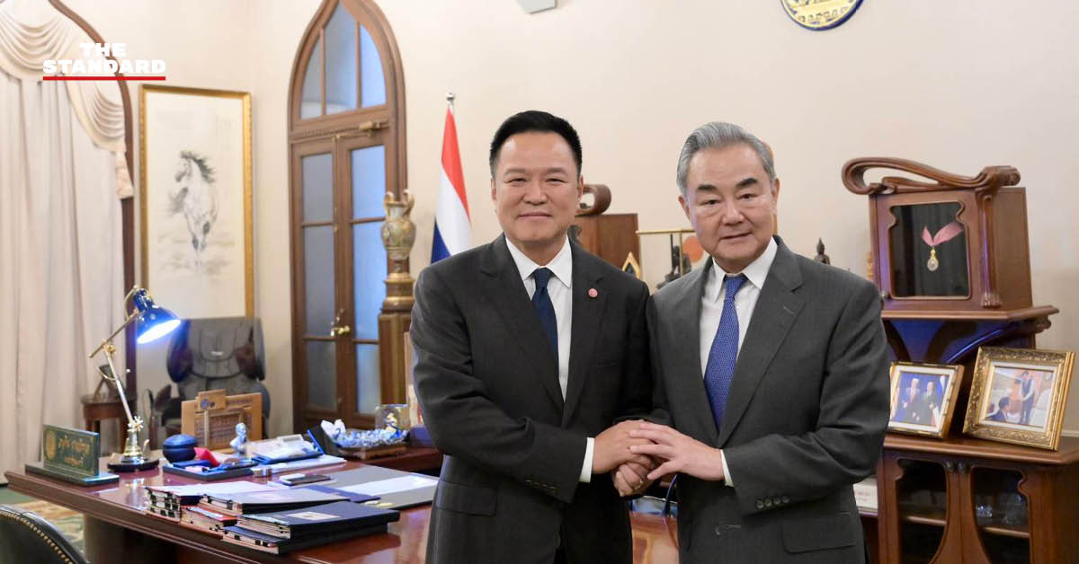 หวัง อี้ รัฐมนตรีต่างประเทศจีน พบ อนุทิน ชาญวีรกูล รองนายกรัฐมนตรีไทย หารือกระชับสัมพันธ์และปราบอาชญากรรมข้ามชาติ