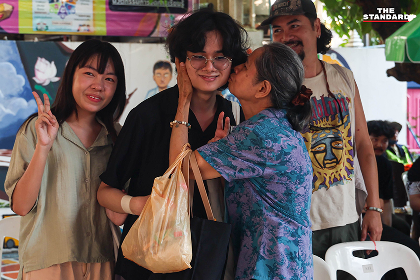 ภาพบรรยากาศ การคัดเลือกทหารกองเกิน ประจำปี 2569 การจับใบดำใบแดง ที่เต็มไปด้วยรอยยิ้ม คราบน้ำตา และความตื่นเต้น 19