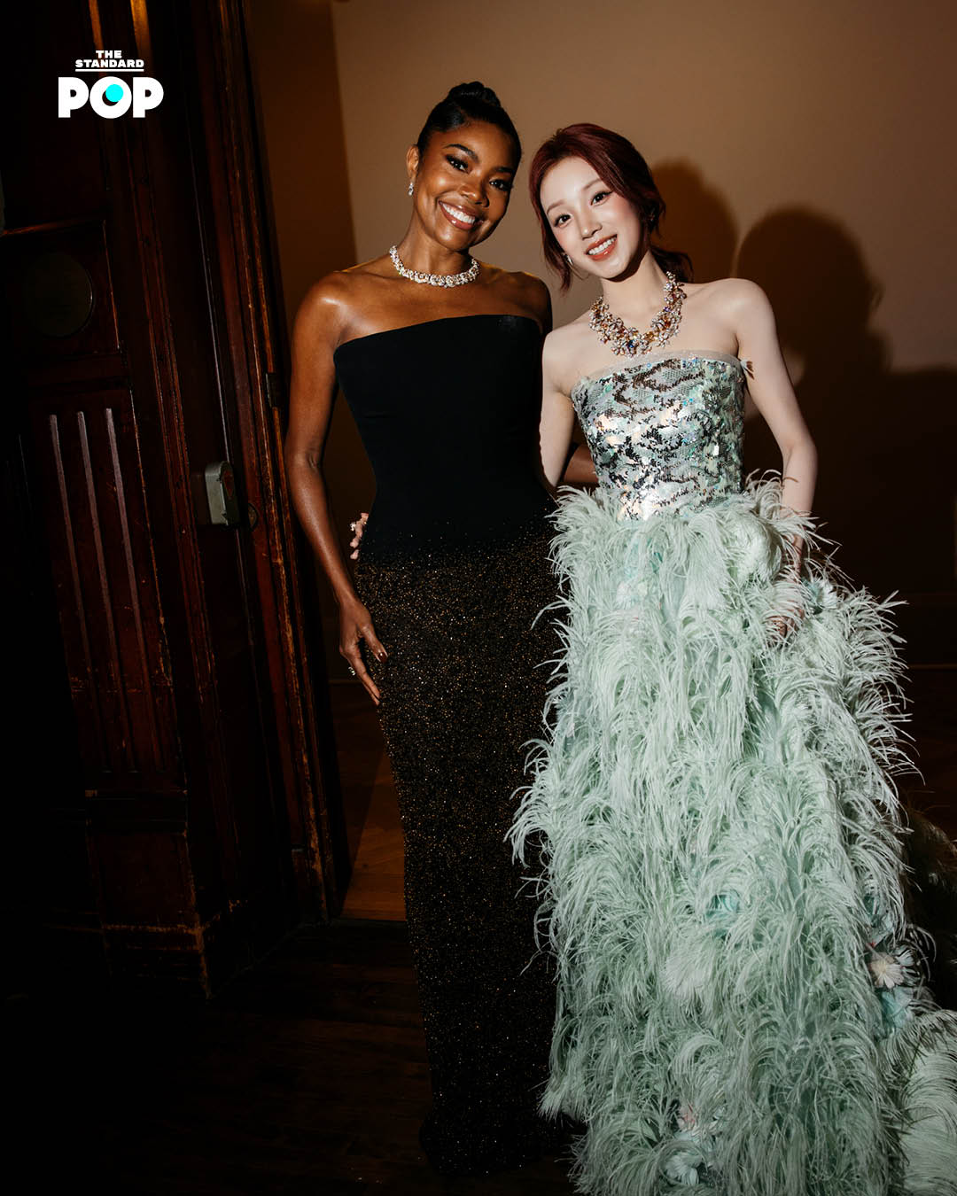 โรเซ่ แบรนด์แอมบาสเดอร์ ร่วมงาน Tiffany Blue Book Gala ในชุดราตรีสีดำสง่างาม 3
